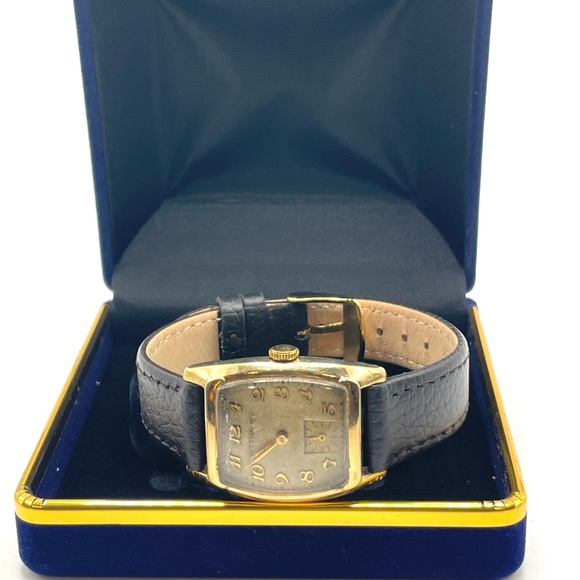 Gorgeous Rare 1960's 10K Gold Filled Wittnauer Watch - Picture 4 of 5